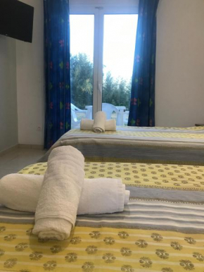 Room in Studio - Studio Banos Apartments and Swimming Pool, Róda